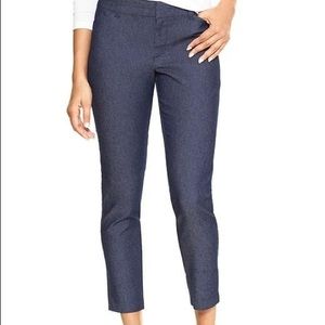 Gap slim city crop pant. Denim/navy color. Size 8